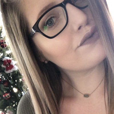 Profile Picture of •Brandi Armstrong• (@brandi__allison) on Twitter