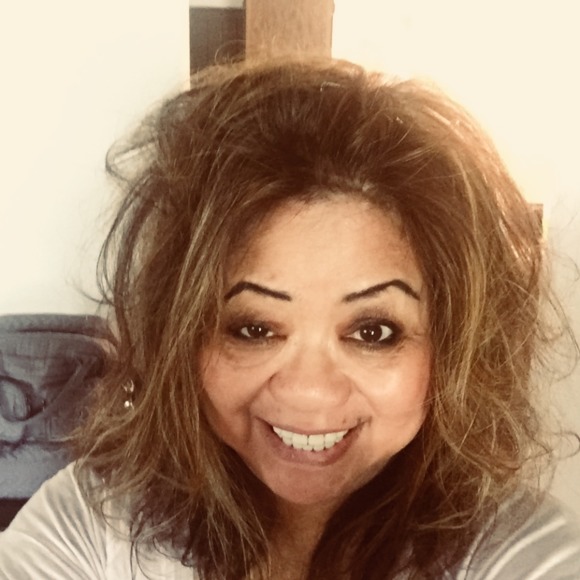 Profile Picture of Melissa Vignieri (@lissaechoes) on Poshmark