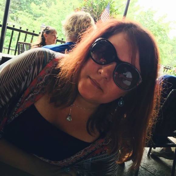 Profile Picture of Amy Hooker (@hellokitty82076) on Poshmark