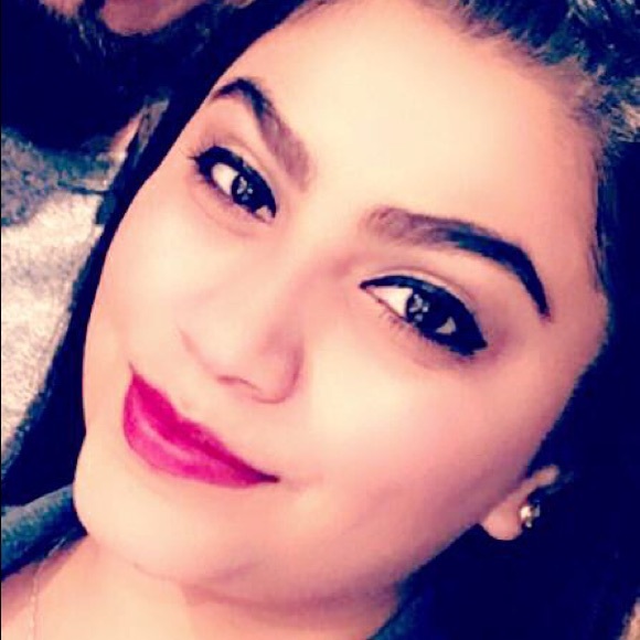 Profile Picture of Rachael Jimenez (@rachaeljay) on Poshmark