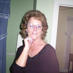 Profile Picture of Carolyn Mccravy (@glam49) on Myspace