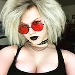Profile Picture of Julia Newton (@psyche.candy) on Instagram