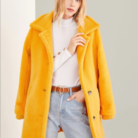 Profile Picture of Htee Saw (@hteesaw1995) on Poshmark