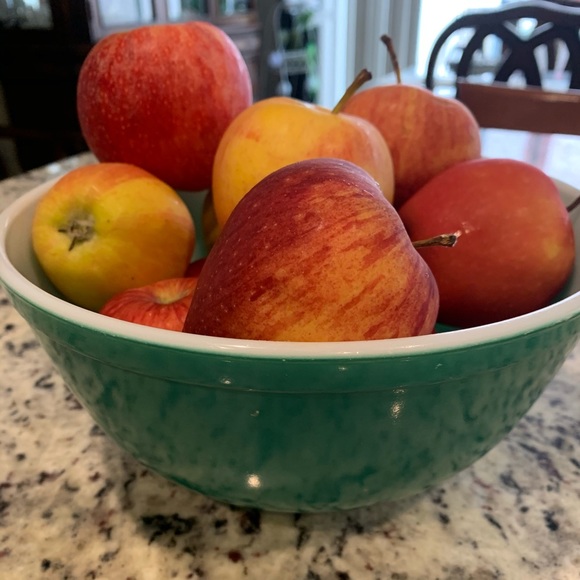 Profile Picture of Noriko Notarianni (@noriben01967) on Poshmark