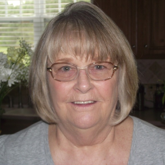 Profile Picture of Alice Burrows (@aburrows620) on Poshmark