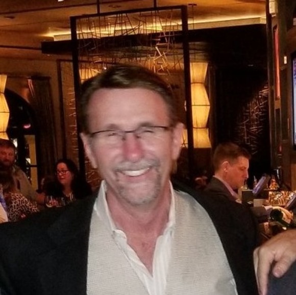 Profile Picture of Chris Bonzoumet (@chrisbonzoumet) on Poshmark