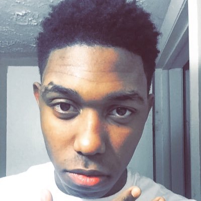 Profile Picture of Jaron Henry (@jaron_4everball) on Twitter