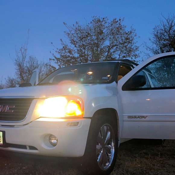 Sebastian Orosco - Poshmark Profile Picture of Sebastian Orosco (@sebastianorosco) on Poshmark