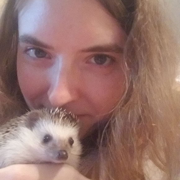 Lacey Summers - Poshmark Profile Picture of Lacey Summers (@snufflerose) on Poshmark