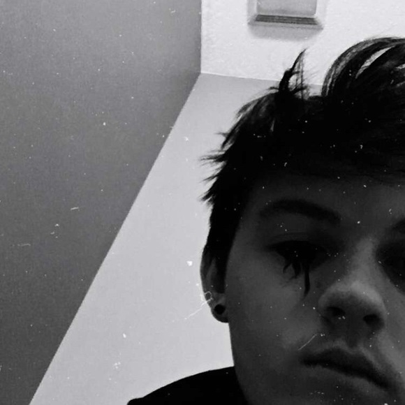 Profile Picture of Gavin Huffman (@gavinh003) on Poshmark