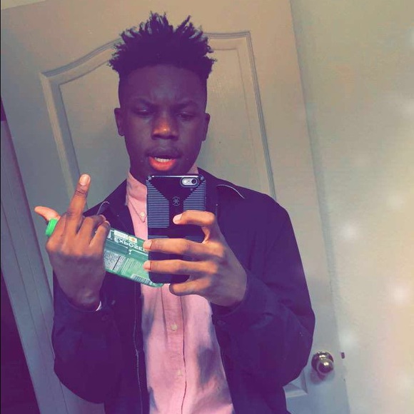 Profile Picture of Curtis Hayes (@curtishayes77) on Poshmark