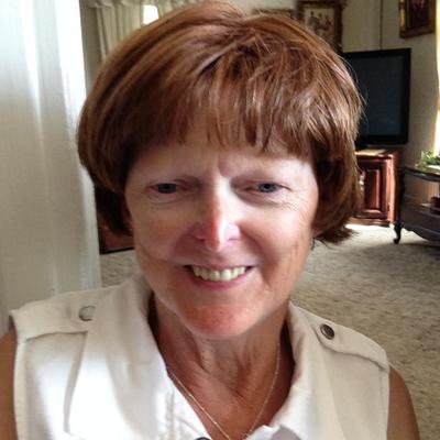 Profile Picture of Lora Ryan (@Redpezhead) on Twitter