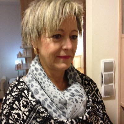 Profile Picture of Amelia Robles Valero (@AR1585) on Twitter
