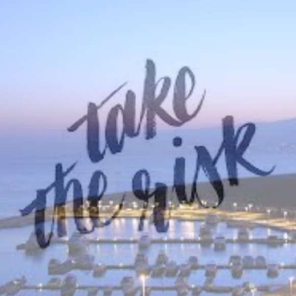 Profile Picture of Erin Bierdz (@erinb_1226) on Poshmark