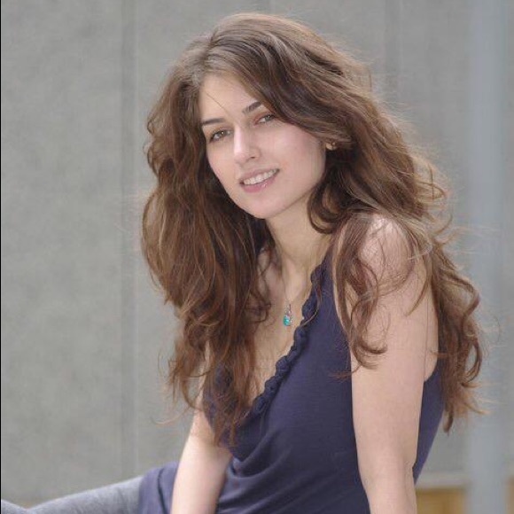 Profile Picture of Atefe Tafti (@atefetafti) on Poshmark