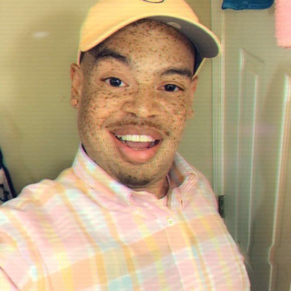 Cedric Spears - Poshmark Profile Picture of Cedric Spears (@aquargo) on Poshmark