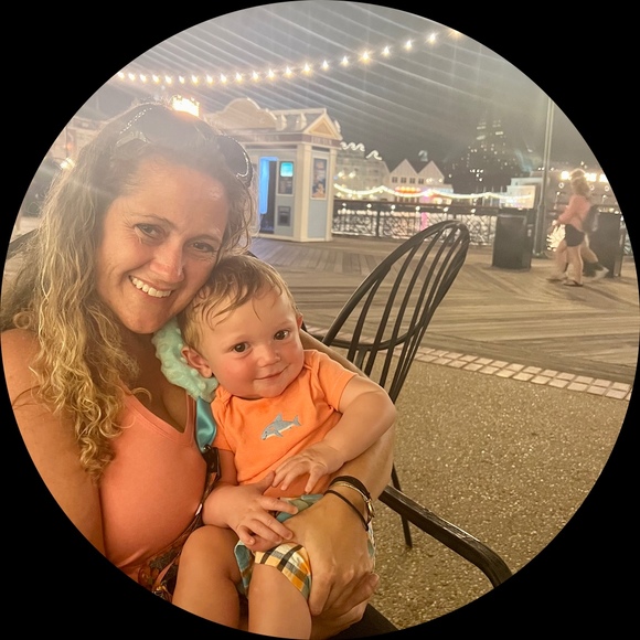 Profile Picture of Jillian Macneill (@macneill2001) on Poshmark