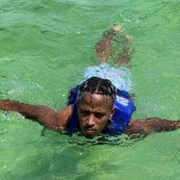 Profile Picture of South Slider (@south_slider) on Poshmark