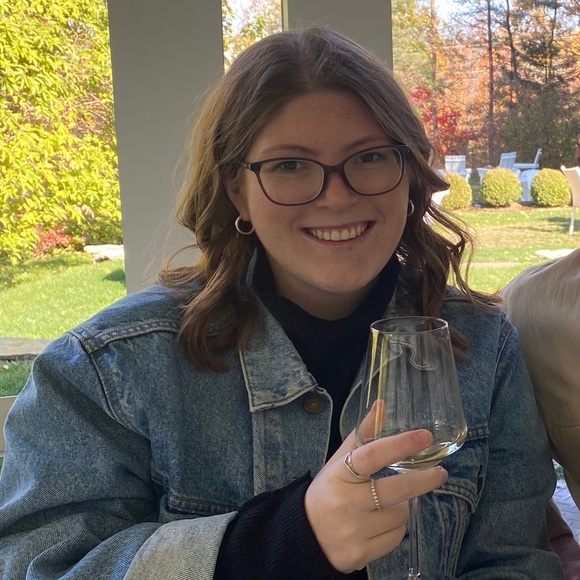 Profile Picture of Katherine Quinn (@katq97) on Poshmark