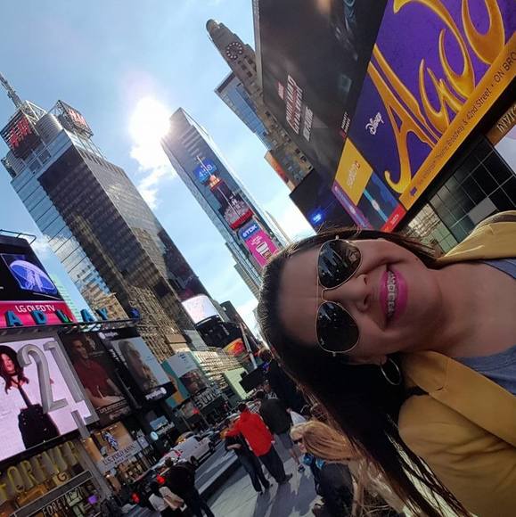 Profile Picture of Rebeca Vera (@rebecavera) on Poshmark