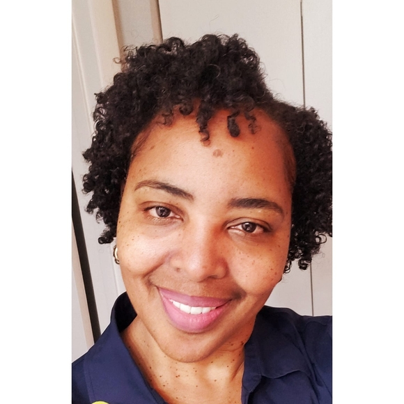 Profile Picture of Eulissa Boyd (@eulissab) on Poshmark