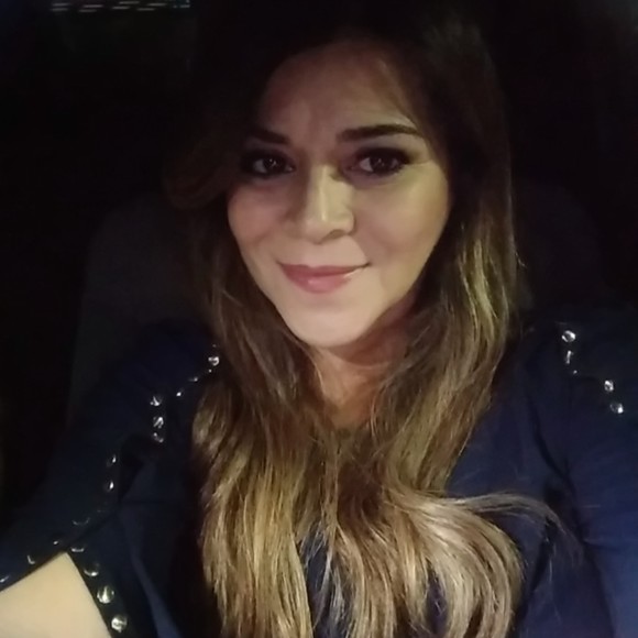 Profile Picture of Lorena Gallegos (@logalle72) on Poshmark