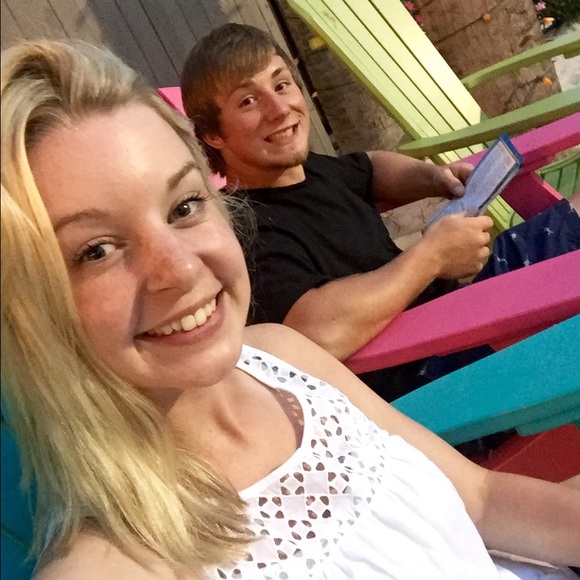 Profile Picture of Jessica Lindenmeyer (@jesslindenmeyer) on Poshmark