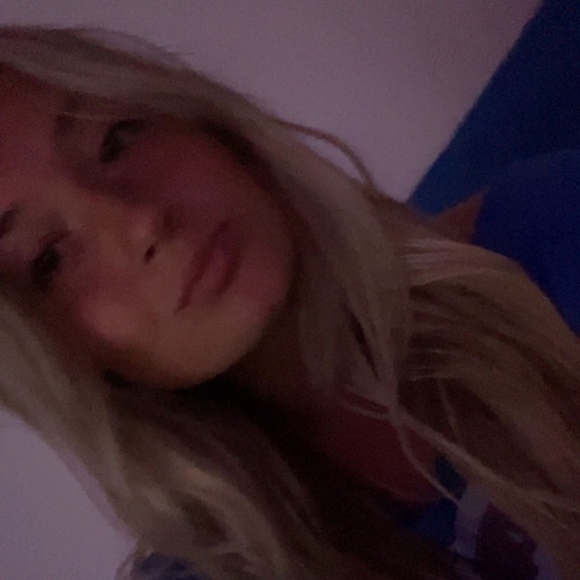 Profile Picture of Alexa Michalke (@amichalke6) on Poshmark