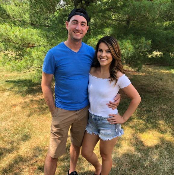 Profile Picture of Alexa Hoey (@alexahoey) on Poshmark