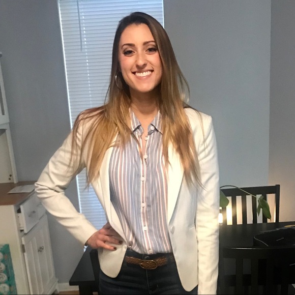 Profile Picture of Casey Shaffer (@cshaffer415) on Poshmark