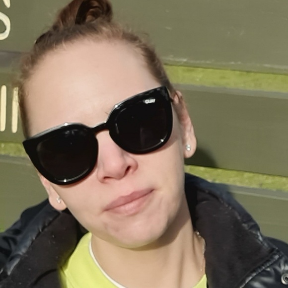 Lisa Kinleyside - Poshmark Profile Picture of Lisa Kinleyside (@lmjohnno) on Poshmark