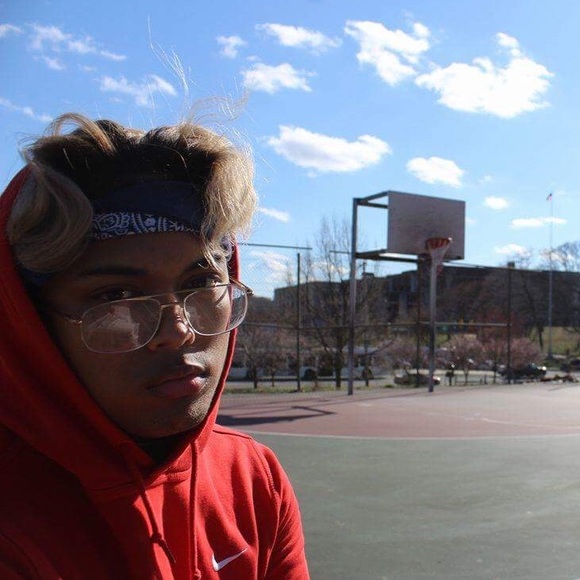 Profile Picture of Cesar Paculan (@cj_paculan) on Poshmark