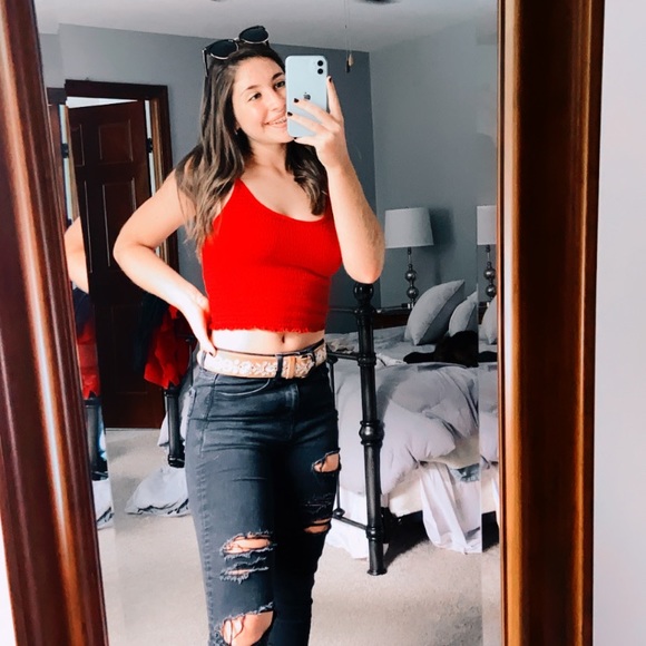 Profile Picture of Annika Labaki (@annikalabaki) on Poshmark