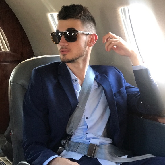 Profile Picture of Cody Kerns (@codykerns5) on Poshmark