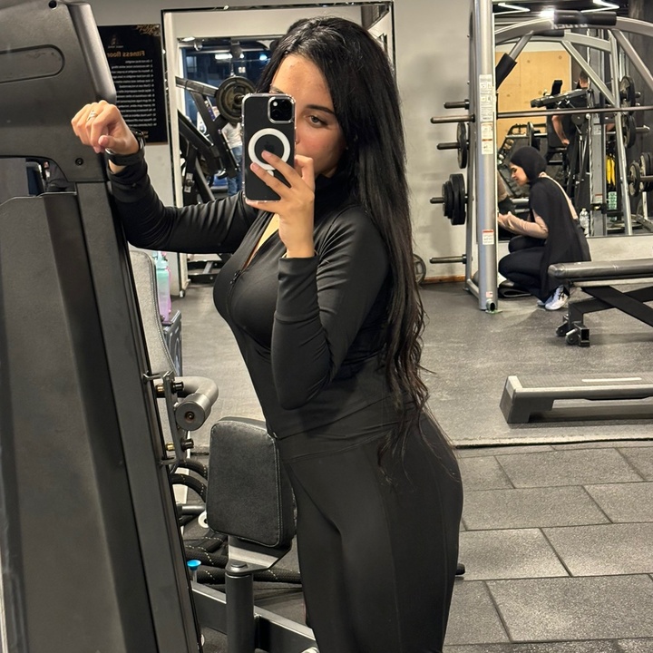 Profile Picture of 𝒩𝑜𝓃𝓃𝒶.🪬 (@jilanmuhamed) on Tiktok