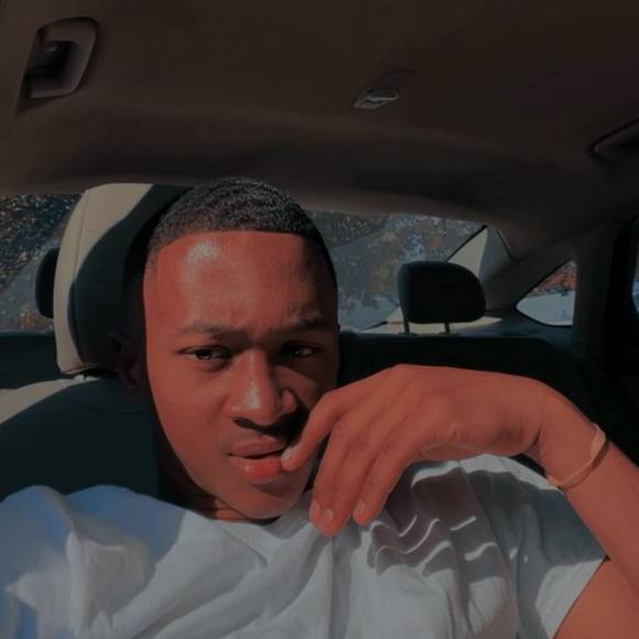 Profile Picture of Darryl Stinson (@darryl564) on Poshmark