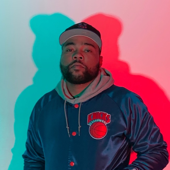 Profile Picture of Christopher Jackson (@billionairebris) on Poshmark