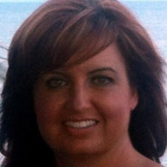 Profile Picture of Melinda Houk (@melindahouk) on Poshmark