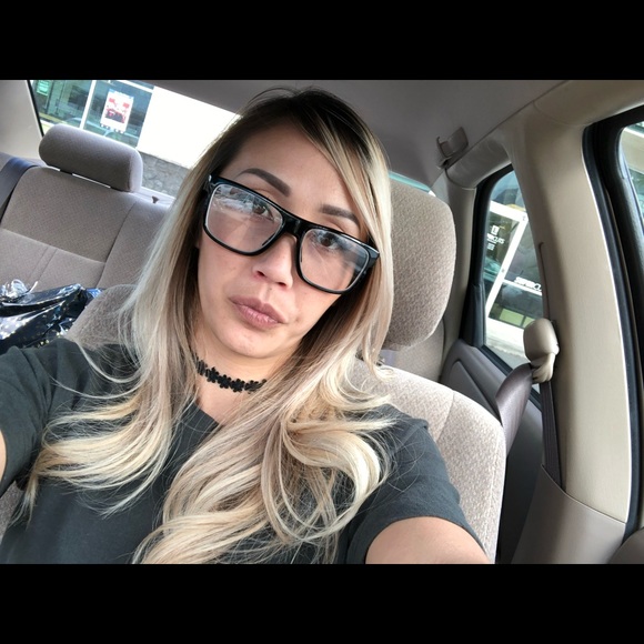 Profile Picture of Jianna Bohm (@geegee1926) on Poshmark