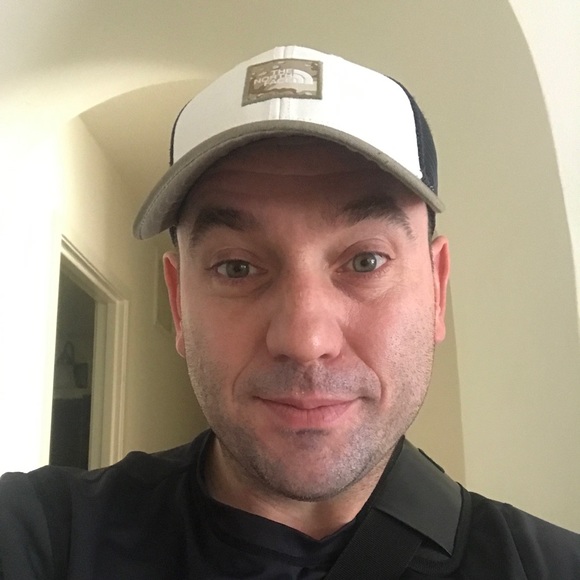 Profile Picture of William Morrison (@wemorrison53) on Poshmark