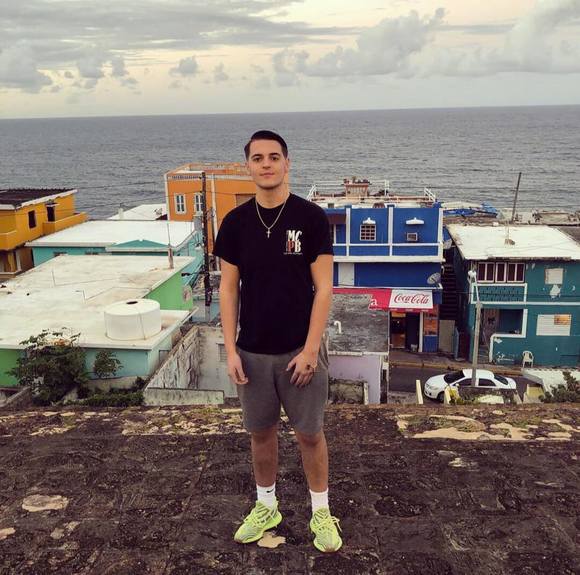 Profile Picture of Logan Hunsicker (@logan_hunsicker) on Poshmark