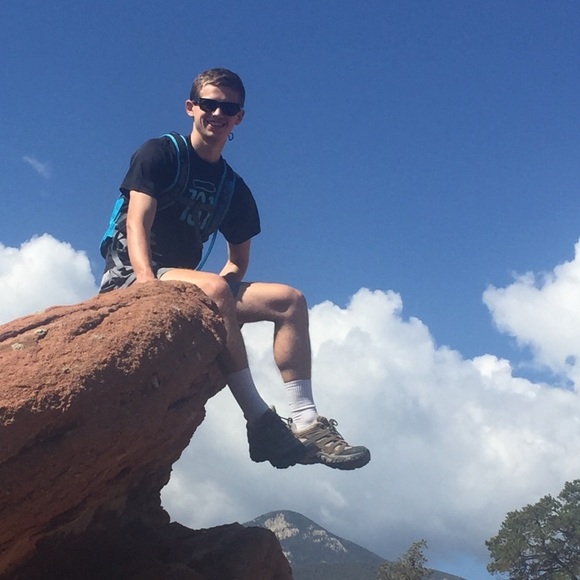Profile Picture of Dan Ertle (@dertle) on Poshmark