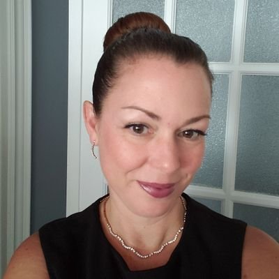 Profile Picture of Valerie Griffin (@GardenKinder) on Twitter