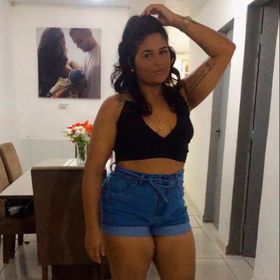 Profile Picture of Bruna Couto (@brunitxatksd) on Pinterest