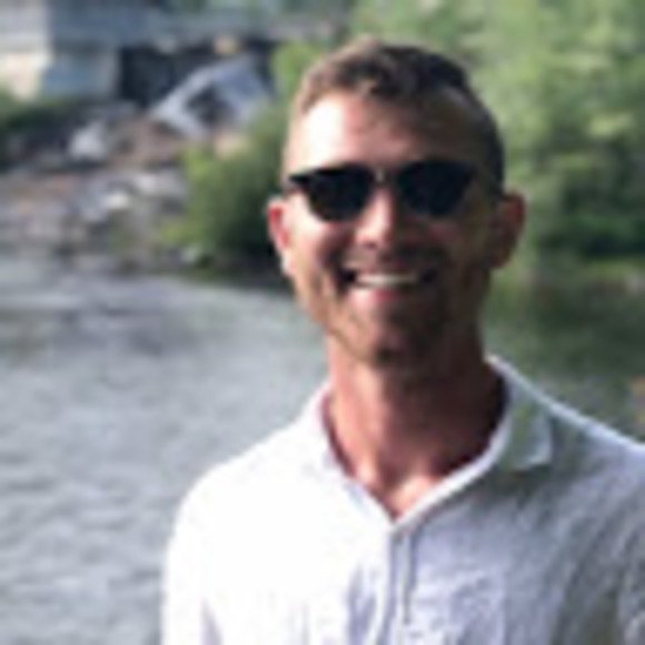 Profile Picture of Blair Sharpe (@blairsharpe) on Poshmark