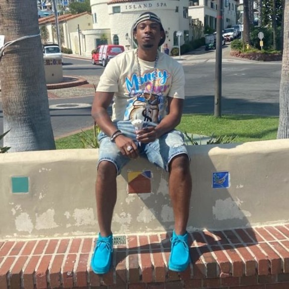 Profile Picture of Shawn Temple (@ssptemple) on Poshmark