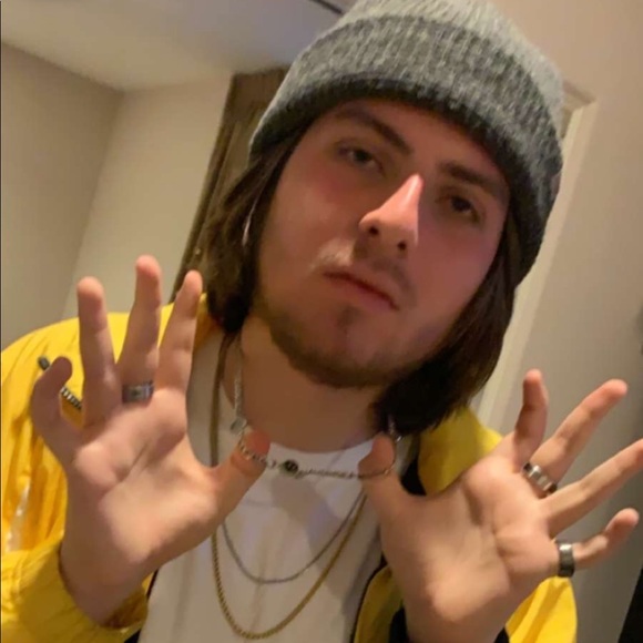 Profile Picture of Brent Marcovitch (@brentcm4) on Poshmark