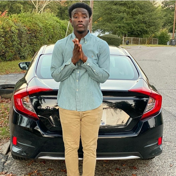 Profile Picture of Derrick Allen (@dma1975) on Poshmark