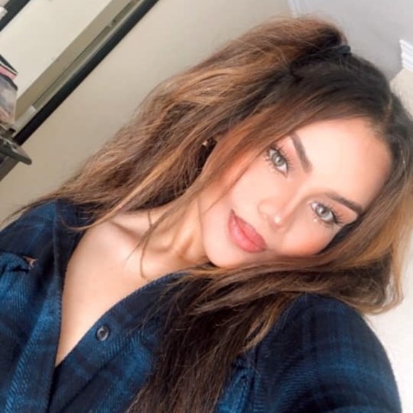 Profile Picture of Janet Zavala (@janetzavala25) on Poshmark