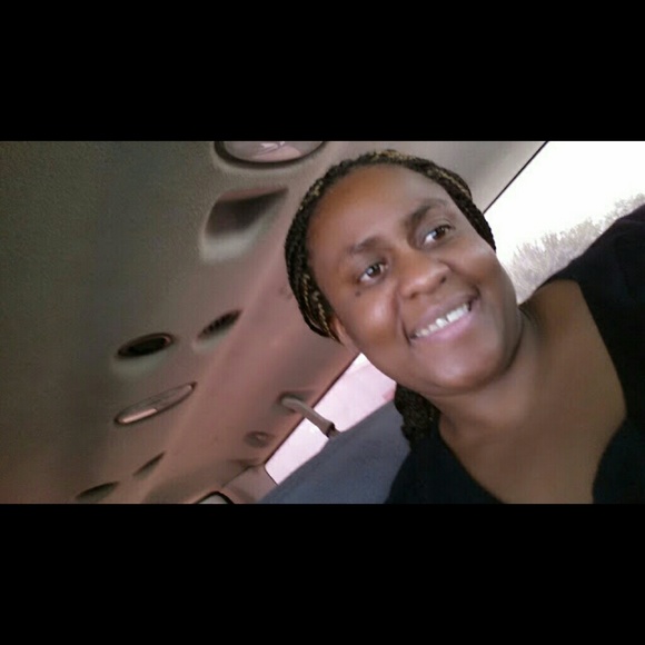 Amatullah Ali - Poshmark Profile Picture of Amatullah Ali (@amatullahali) on Poshmark